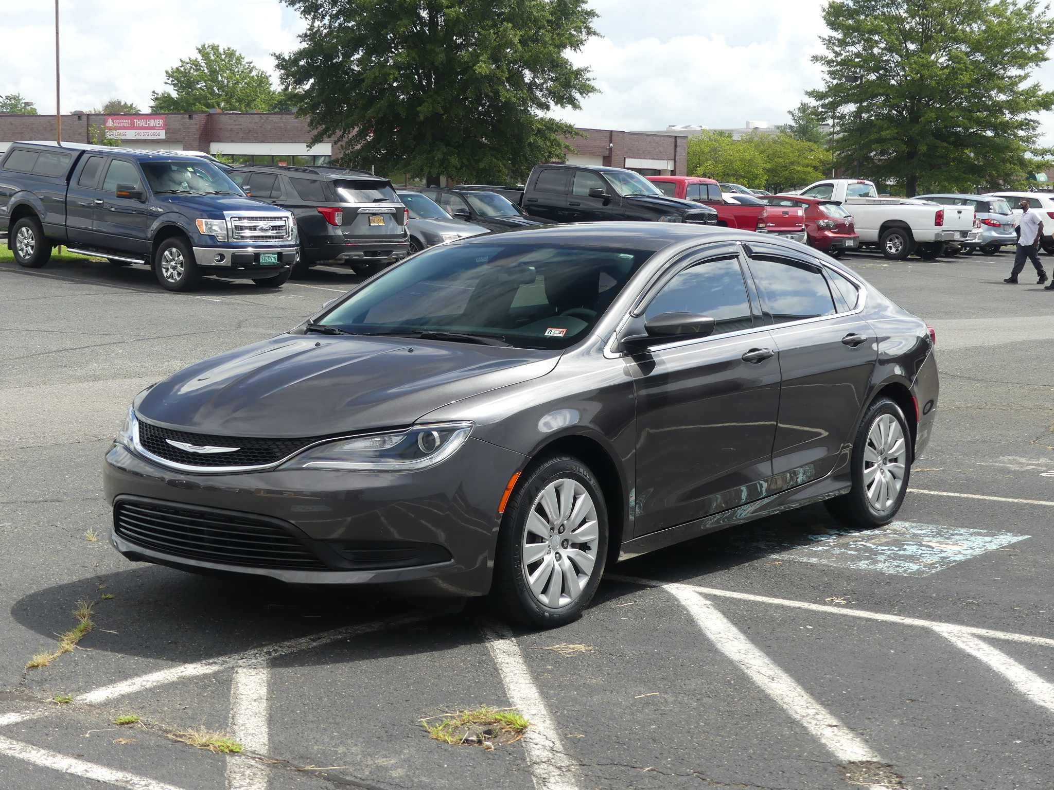 Pre-Owned 2015 Chrysler 200 4dr Sdn LX FWD in Fredericksburg #T010 ...