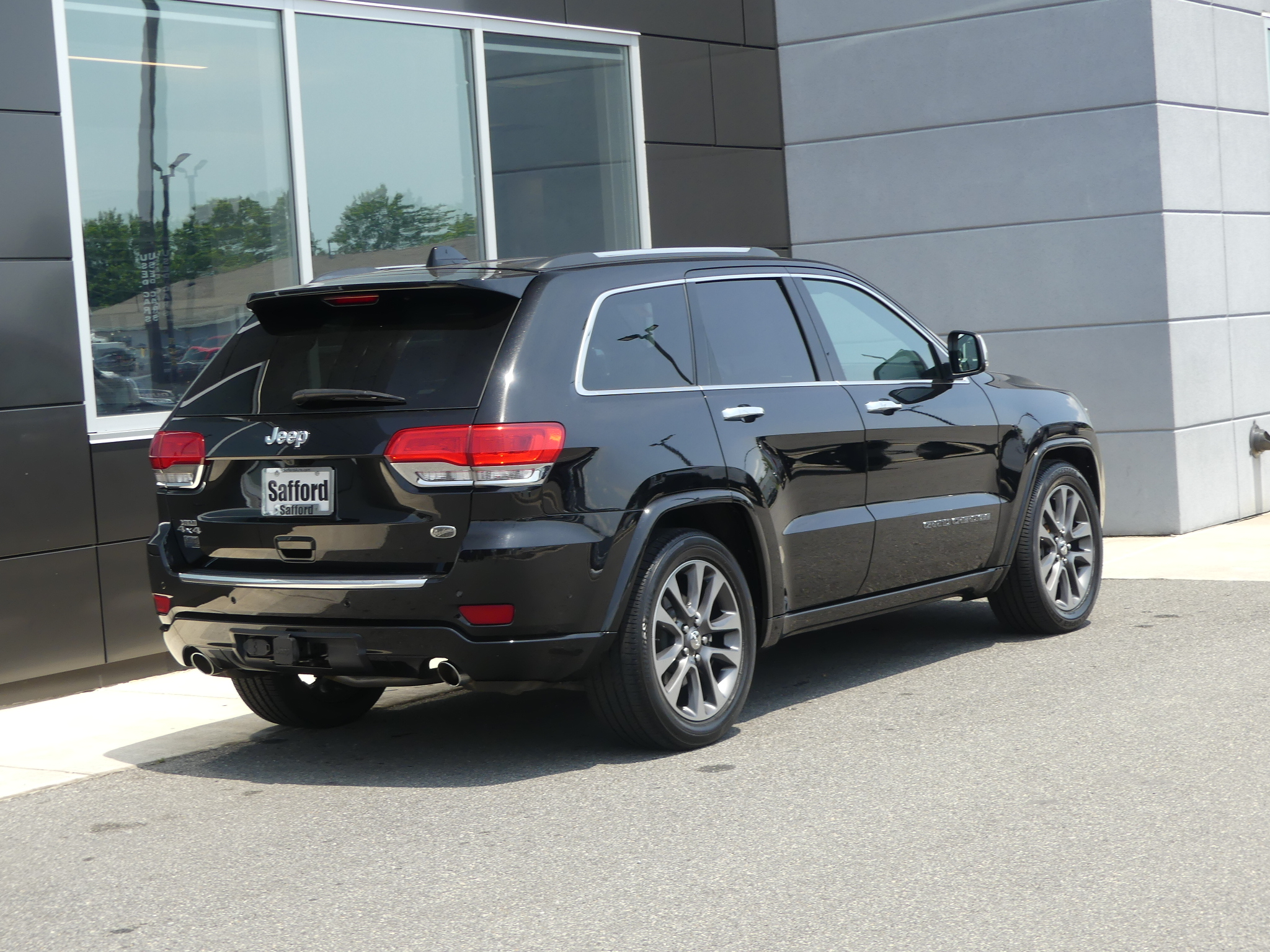 Pre-Owned 2017 Jeep Grand Cherokee Overland 4x4 in Fredericksburg # ...